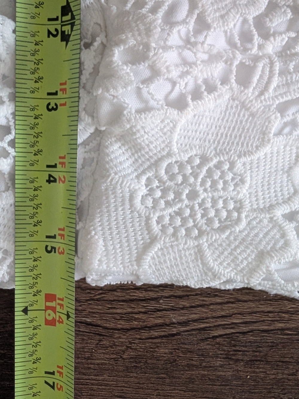Gorgeous Romantic Lace Dress By Guess Size 12 White Tea Length - Picture 8 of 12